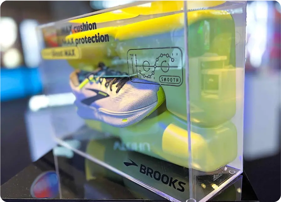 Product-Display-Cases-Brooks
